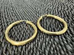 10k Yellow Gold 30mm Leverback Hoop Earrings w/ Diamond Cut Designs