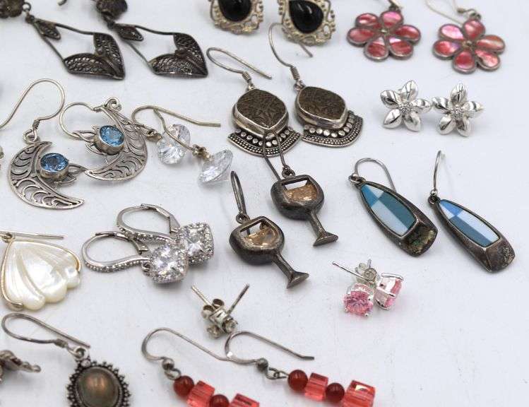 Group lot of Vintage 925 sterling silver mixed Jewelry