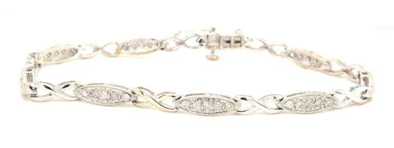 10kt White gold 1ctw diamond station bracelet
