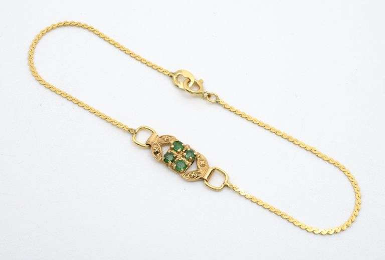 Cute 14K YG Bracelet with Emeralds