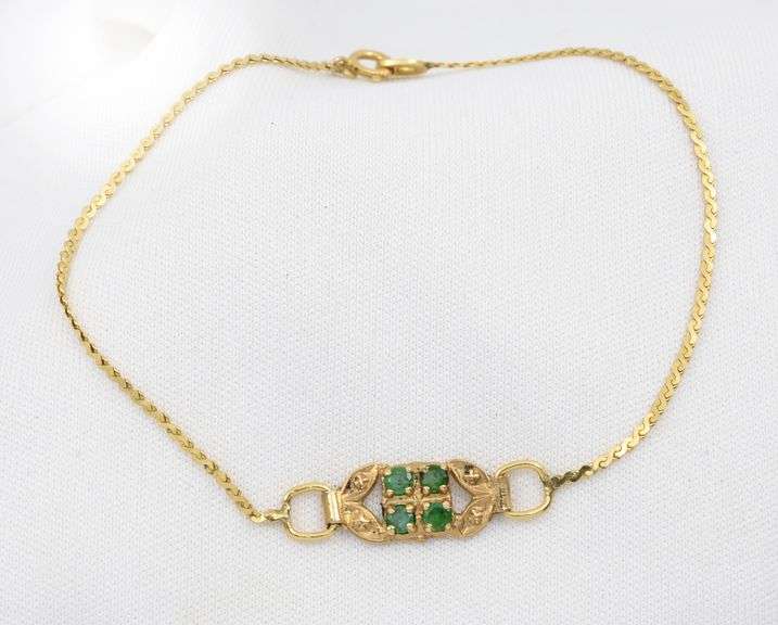Cute 14K YG Bracelet with Emeralds