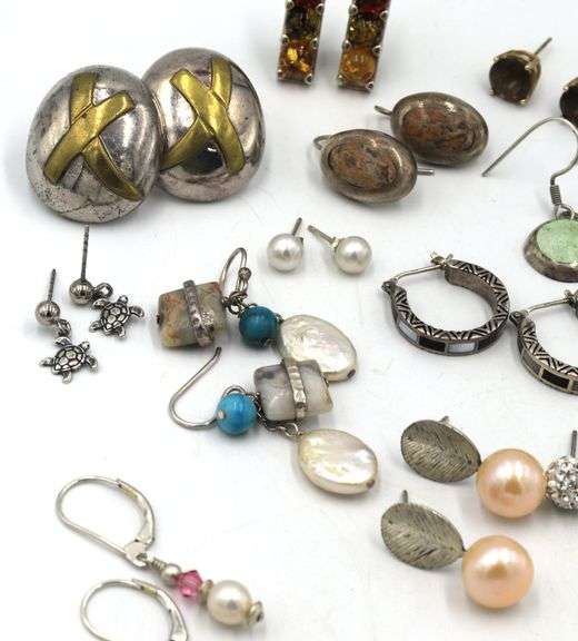 Group lot of Vintage 925 sterling silver Jewelry