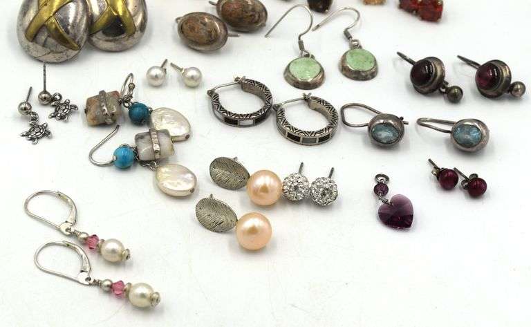 Group lot of Vintage 925 sterling silver Jewelry
