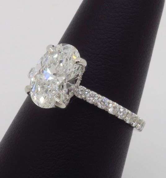 Hidden Halo IGI Certified Diamond Ring