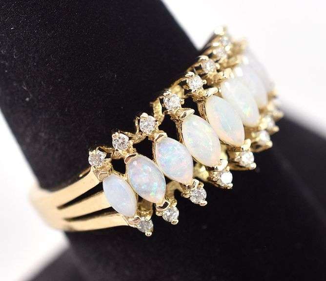 Gorgeous 14K Yellow Gold Opal and Diamond Gemstone Ring