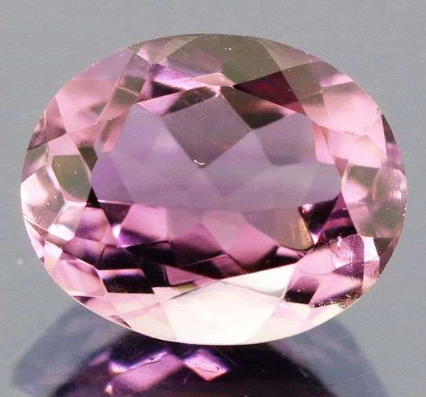 Eye catching 3.30ct natural Amethyst