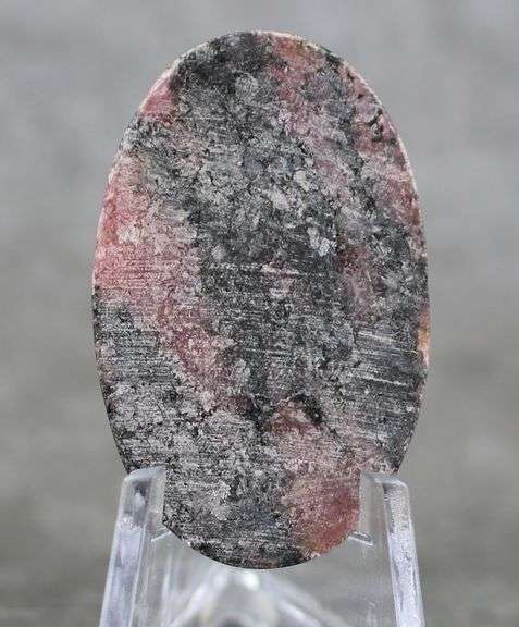 Great 45.24ct Argentinian Rhodonite cabochon