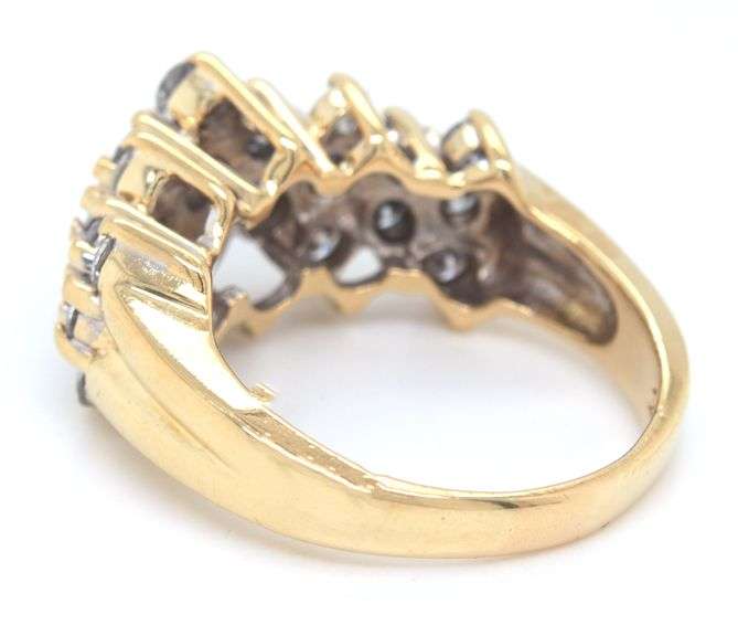 14kt Yellow gold 2ctw diamond cluster ring
