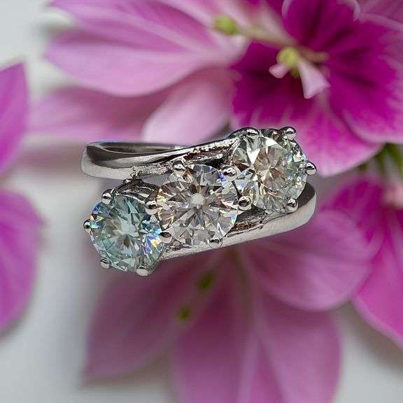 Dazzling 3 Stone 3.65 Ct Rare Vvs1 Ice Blue Fire Moissanite Ring