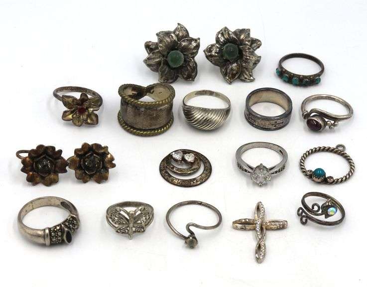 Group lot of Vintage 925 sterling silver Jewelry