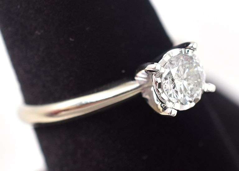 Pretty 10K White Gold Approx. 0.45CTS Solitaire Diamond Ring