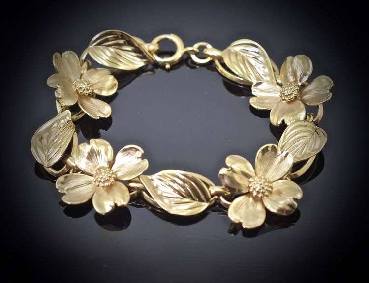 Lovely Vintage 14K Yellow Gold Dogwood Bracelet