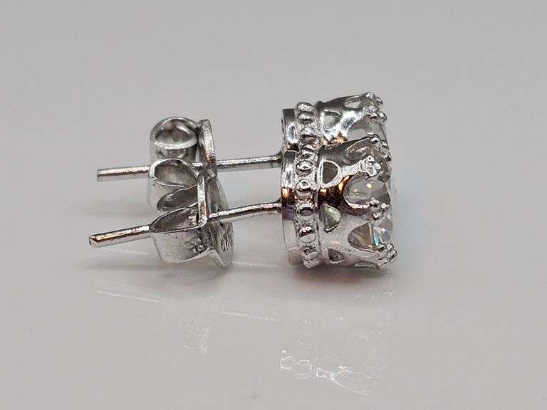 Sparkling 2.04 Ct VVs1 F-G Lab Simulated Diamond Earrings
