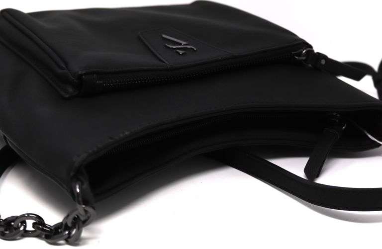 Simple Vera crossbody