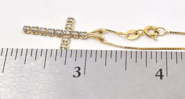Simply-Beautiful 14K Yellow Gold Diamond Cross Pendant Necklace