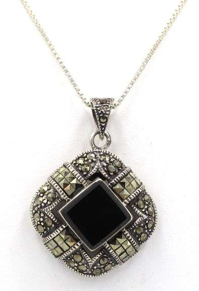 Vintage 925 sterling silver black onyx and Marcasite pendant on Italian box chain necklace