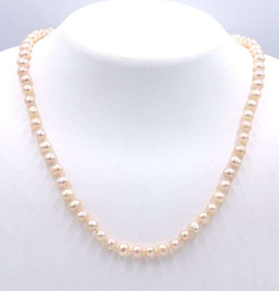 Pink fresh water pearl necklace