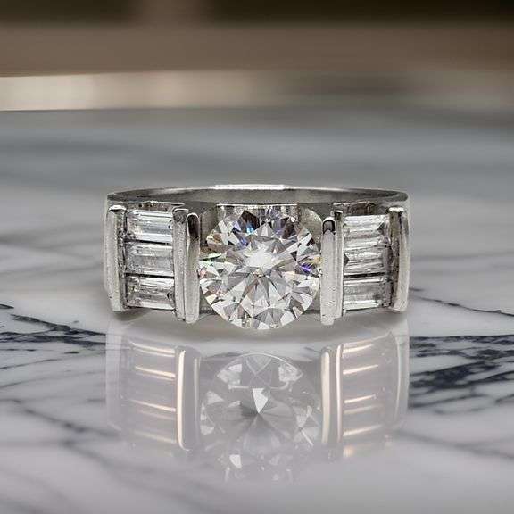 Mens Sparkling 2.5 Ct VVs1 White Fire Moisanite Ring