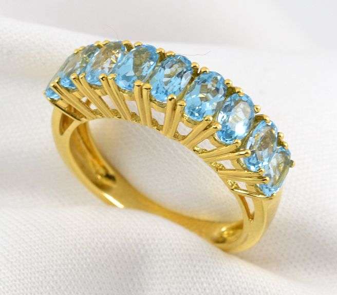 Pretty 14K YG Blue Topaz Band