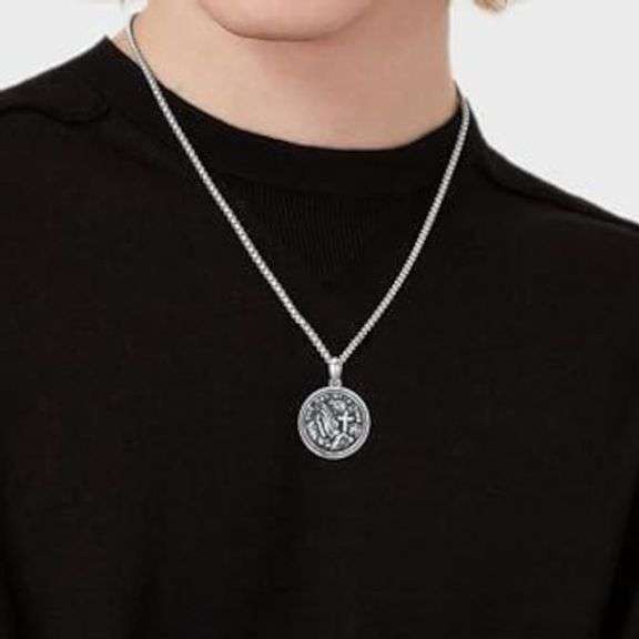 925 Sterling Silver Praying Hands Necklace