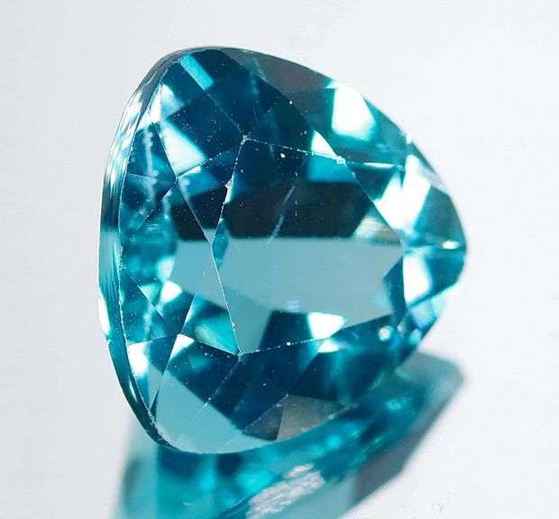 Outstanding 7.33ct top London blue Topaz