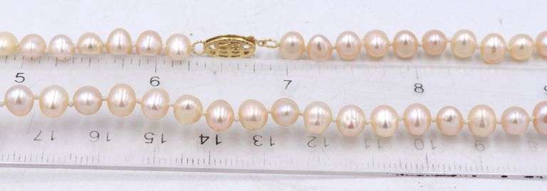 Pink fresh water pearl necklace