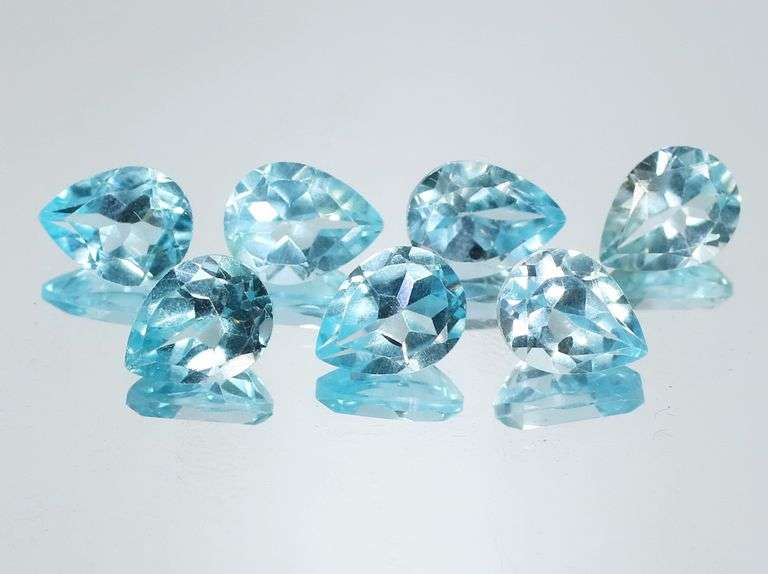 7 piece 14.15ct glittering sky blue Topaz set