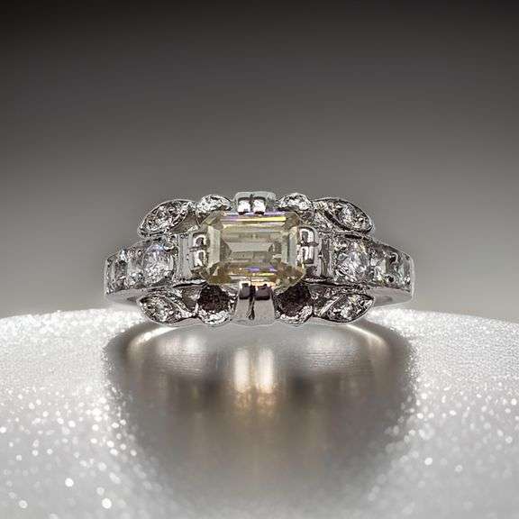 Beautiful 1 Ct VVs1 Peach Fire Moissanite Gemstone Ring