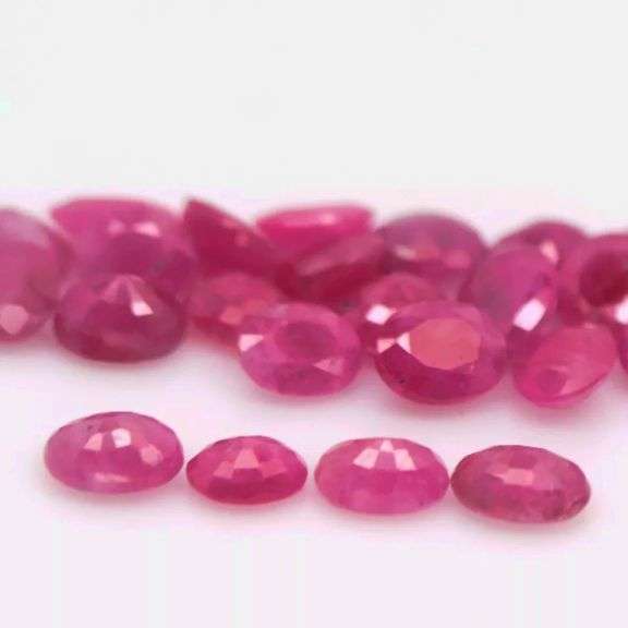 Simply gorgeous 11.05ct pink Ruby set!