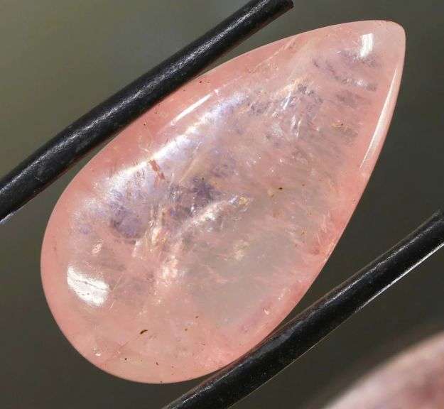 Elegant 24.55ct peach pink Morganite cabochon