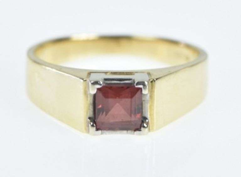 14K Yellow Gold Princess Garnet Solitaire Vintage Statement Ring