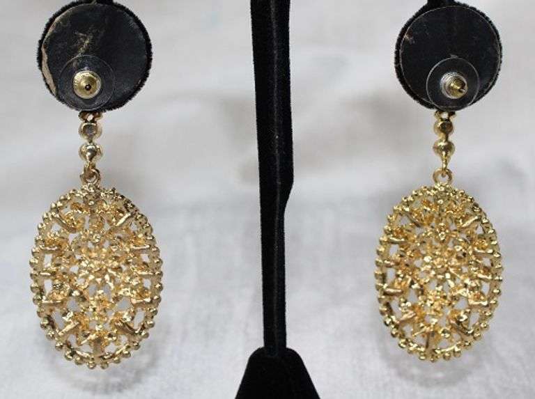 A Very Sexy Fashion Design Earrings