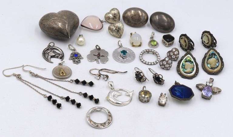 Group lot of Vintage 925 sterling silver mixed jewelry