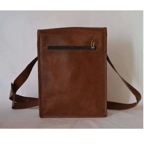 Vintage-Inspired Full Grain Leather Crossbody Messenger