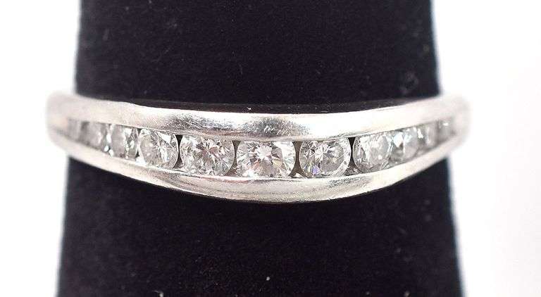 Amazing Platinum Diamond Band Ring
