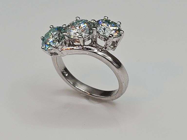 Dazzling 3 Stone 3.65 Ct Rare Vvs1 Ice Blue Fire Moissanite Ring