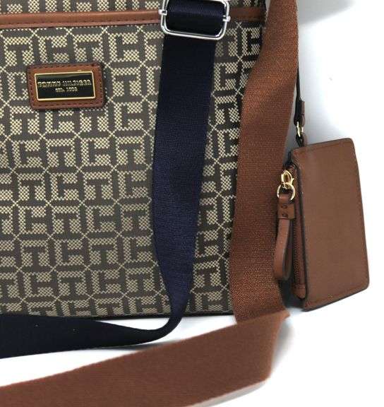 2 Tommy Hilfiger crossbody