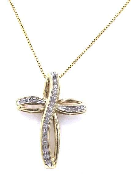 925 Sterling silver cubic zirconia cross pendant on Italian box chain necklace