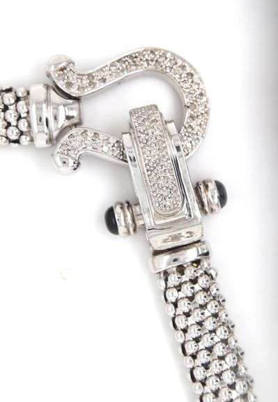 Set of diamond horseshoe clasp mesh necklace and bracelet