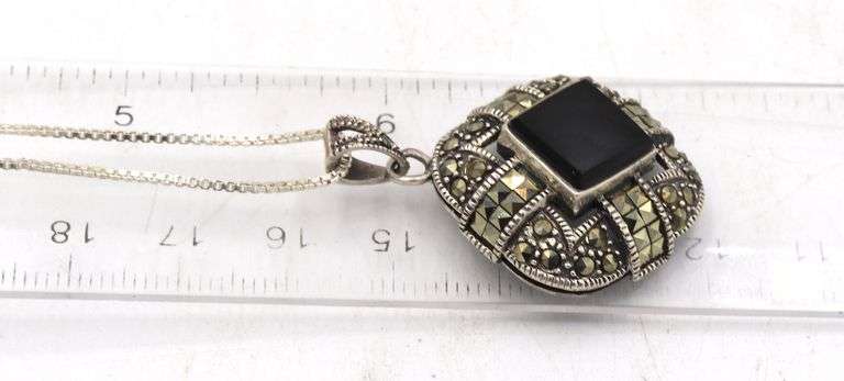 Vintage 925 sterling silver black onyx and Marcasite pendant on Italian box chain necklace