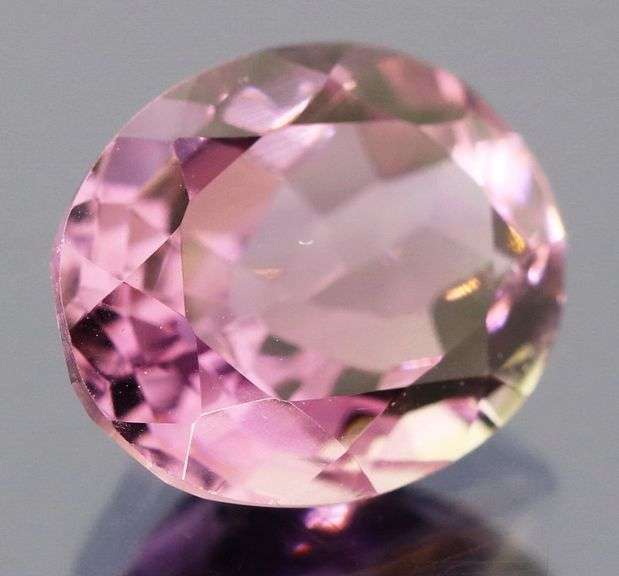 Eye catching 3.30ct natural Amethyst