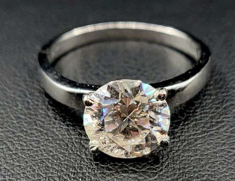 Sparkling 3.75 Ct VVs1 White E-F Simulated Lab Diamond Ring