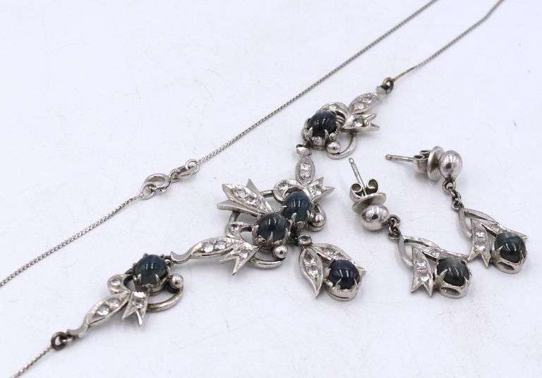 8kt White gold blue and white sapphire necklace and earrings