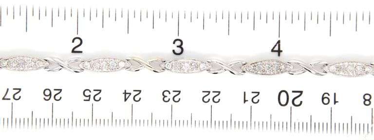 10kt White gold 1ctw diamond station bracelet