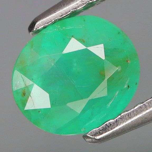 Tremendous color! .93ct vivid green Colombian Emerald