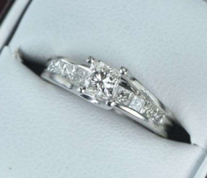 Platinum 1.31 Ctw Princess Cut Diamond Engagement Ring