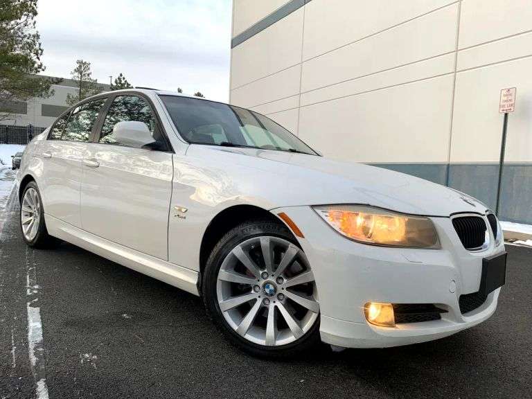 2010 BMW 3 Series 4dr Sdn 328i xDrive AWD