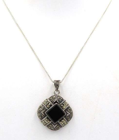 Vintage 925 sterling silver black onyx and Marcasite pendant on Italian box chain necklace