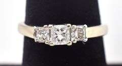 Beautiful 14K White Gold Diamond Ring