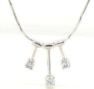 18kt White gold 0.25ctw Graduated bar diamond necklace